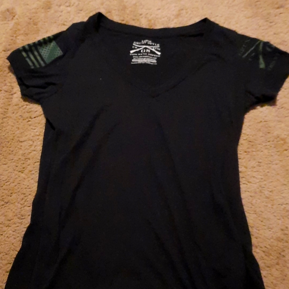 Grunt Style Woman's V-Neck Tee